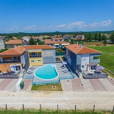 Elody Apartment *